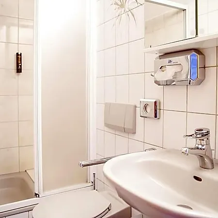 Smart 1 Bb1 215 Hotel